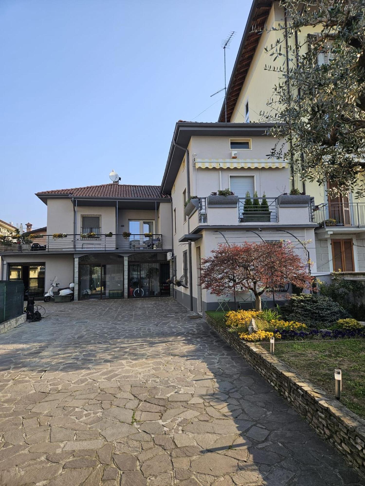 Da Romy Holiday House Mozzo Eksteriør bilde